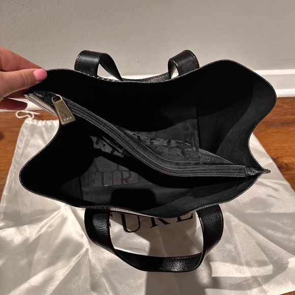 Rare! Furla Divide-it Tote Black and White Striped Medium Sized Shopper Tote Bag - Picture 4 of 13